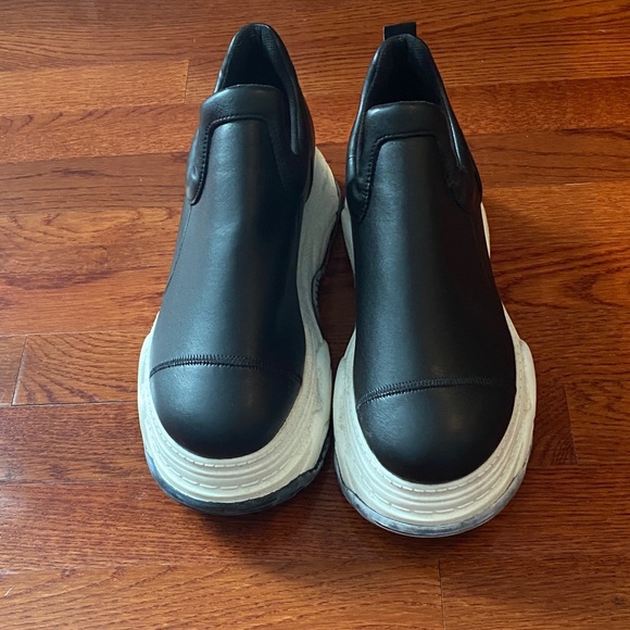 F_WD Black and White Slip-On Sneakers with Chunky Soles - Picture 1 of 7